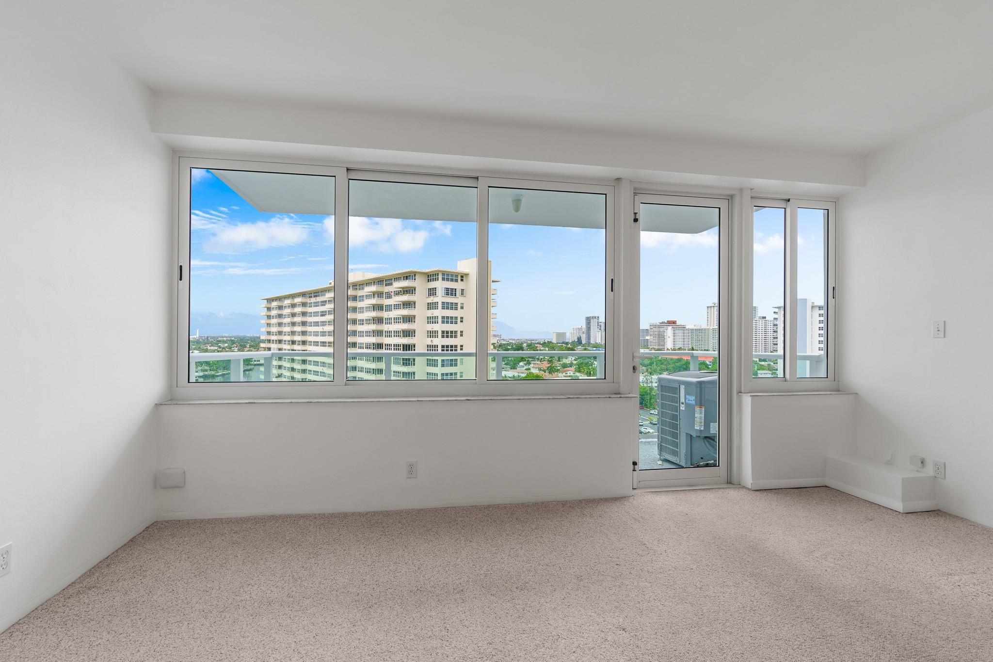 3233 NE 34th St 1204