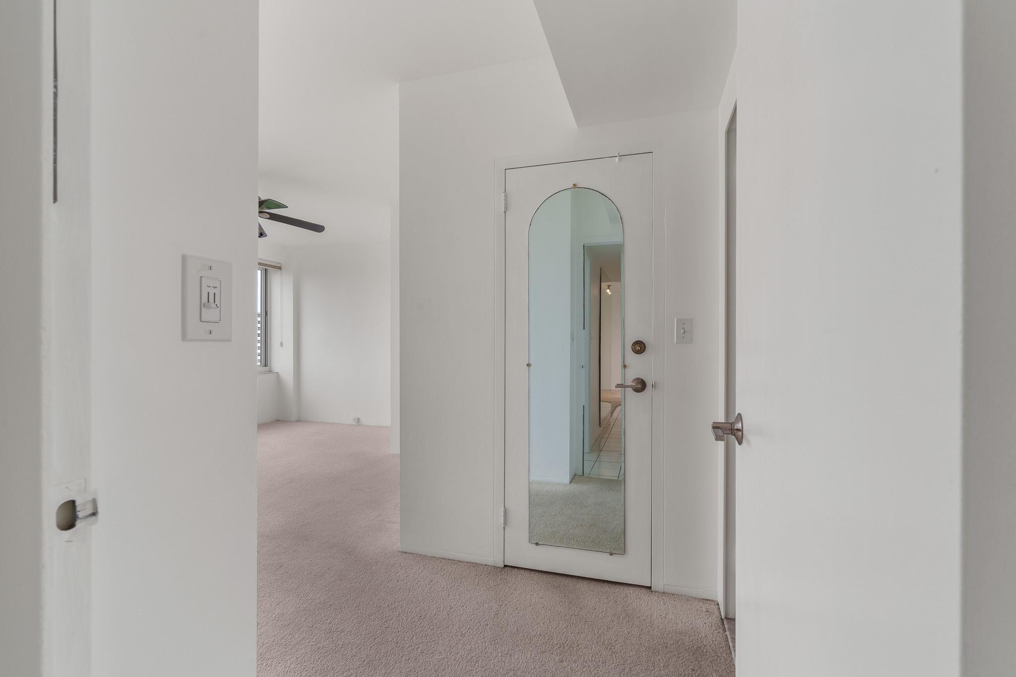 3233 NE 34th St 1204