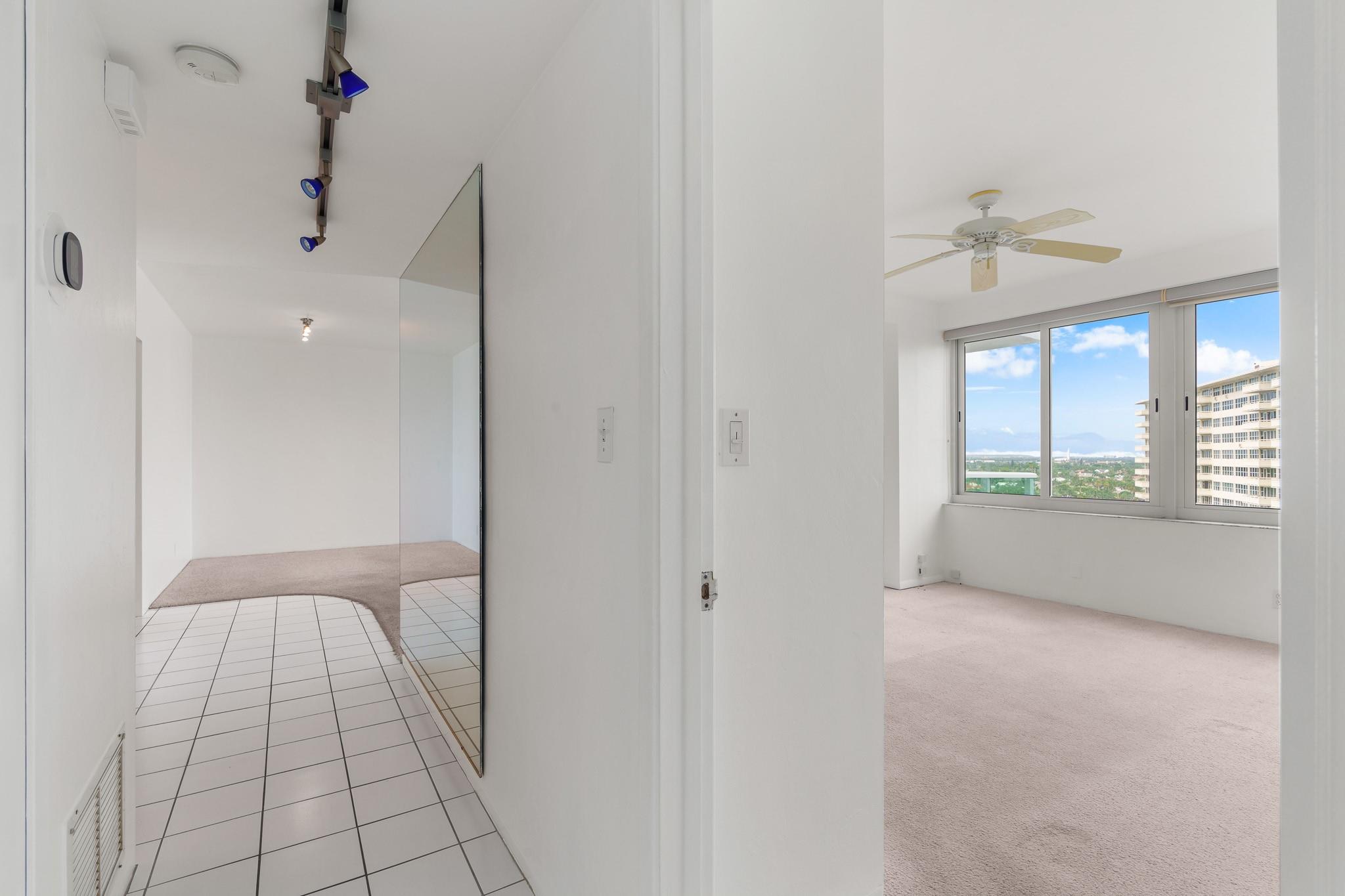 3233 NE 34th St 1204