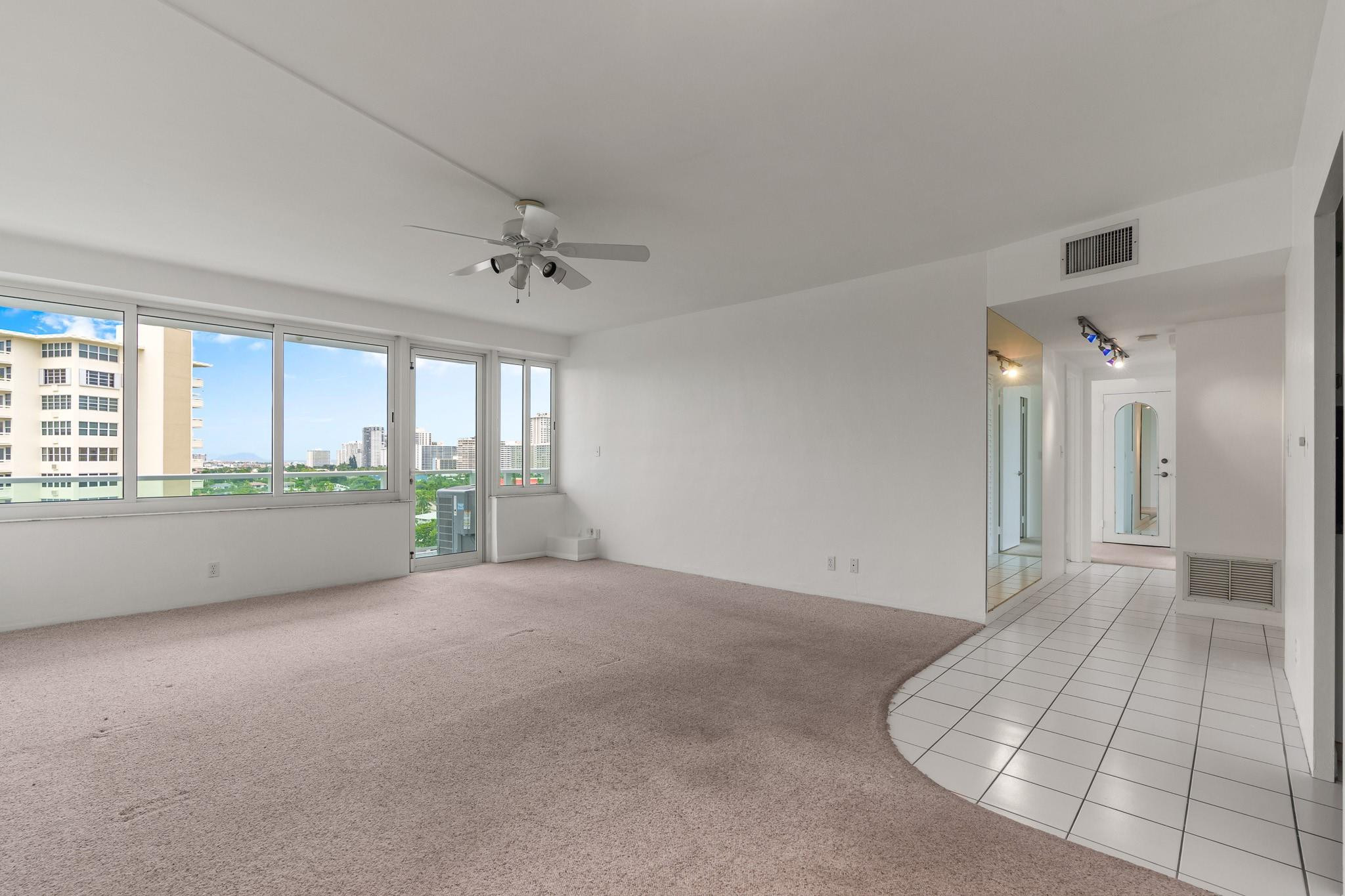 3233 NE 34th St 1204