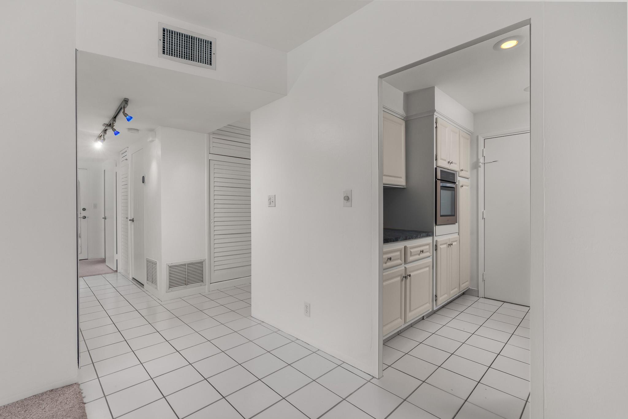 3233 NE 34th St 1204