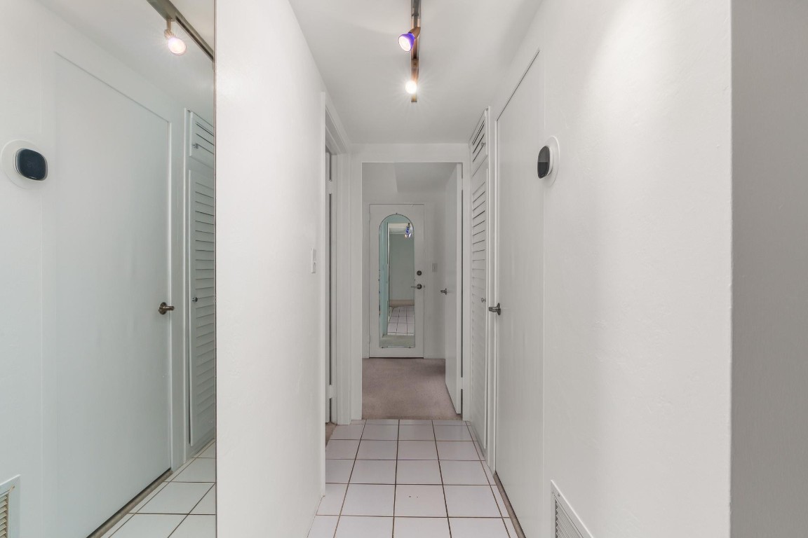 3233 NE 34th St 1204