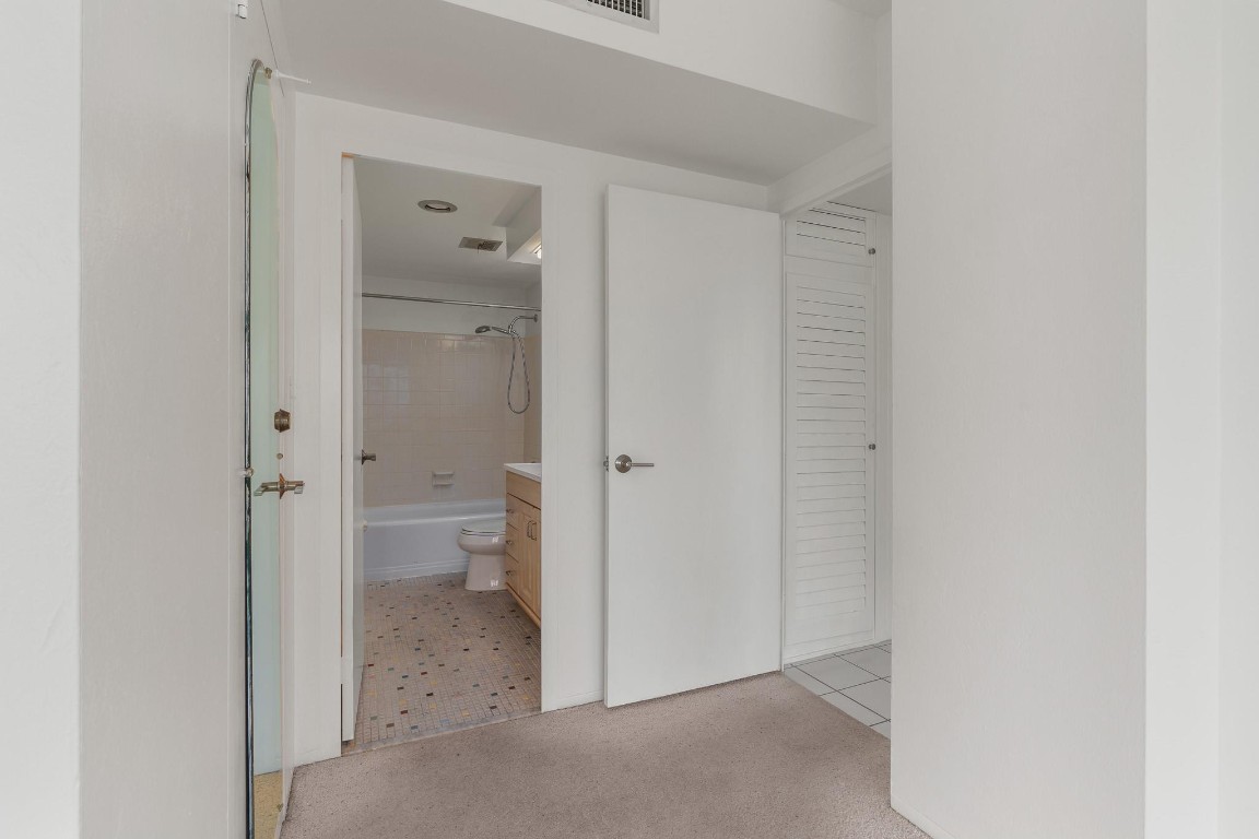 3233 NE 34th St 1204