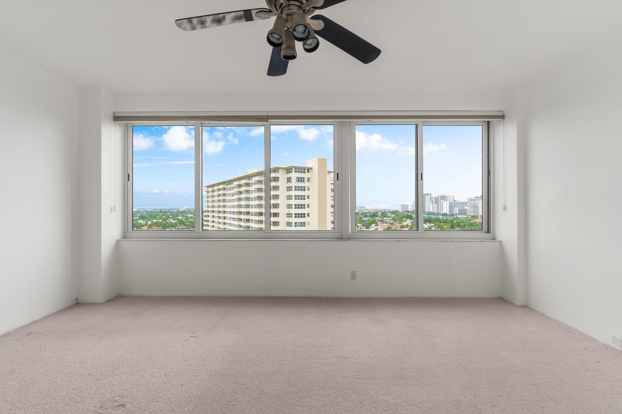 3233 NE 34th St 1204