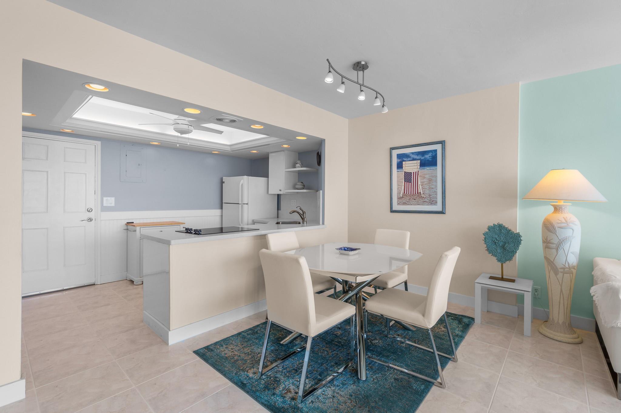 3233 NE 34th St 1411