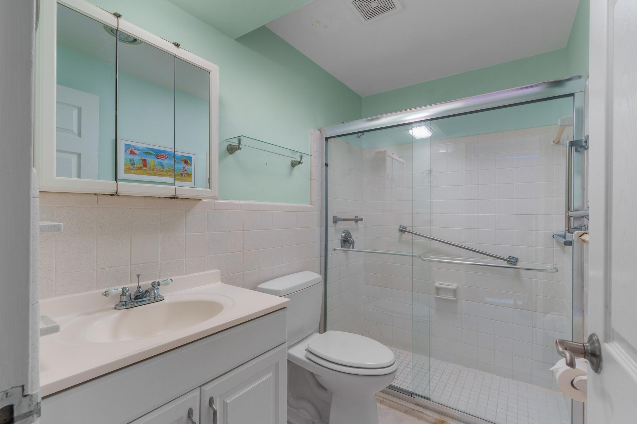 3233 NE 34th St 1411