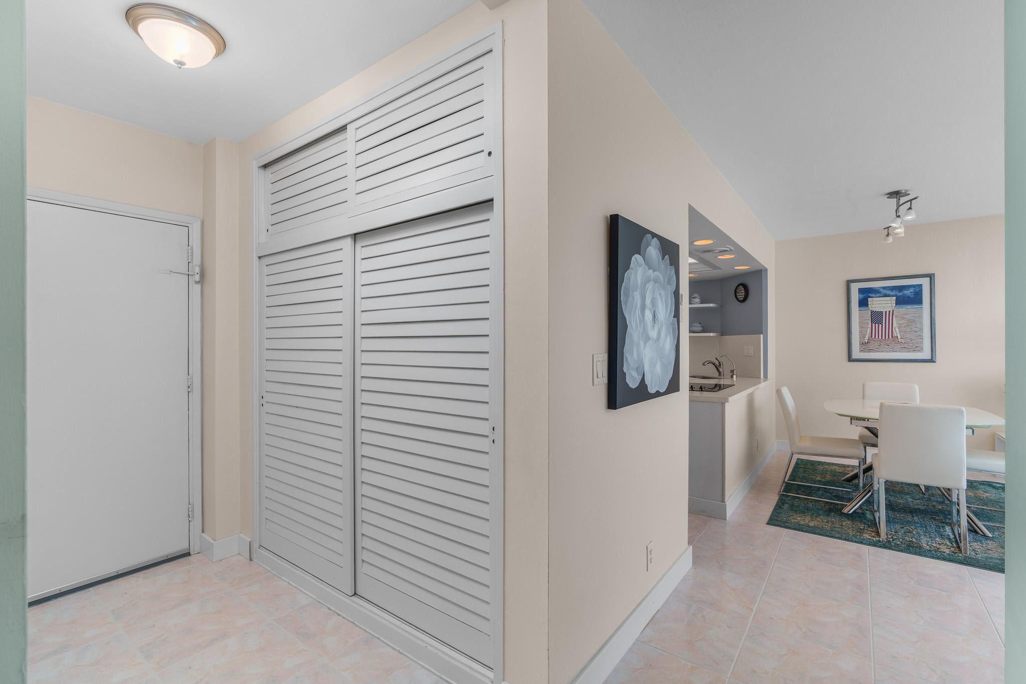 3233 NE 34th St 1411