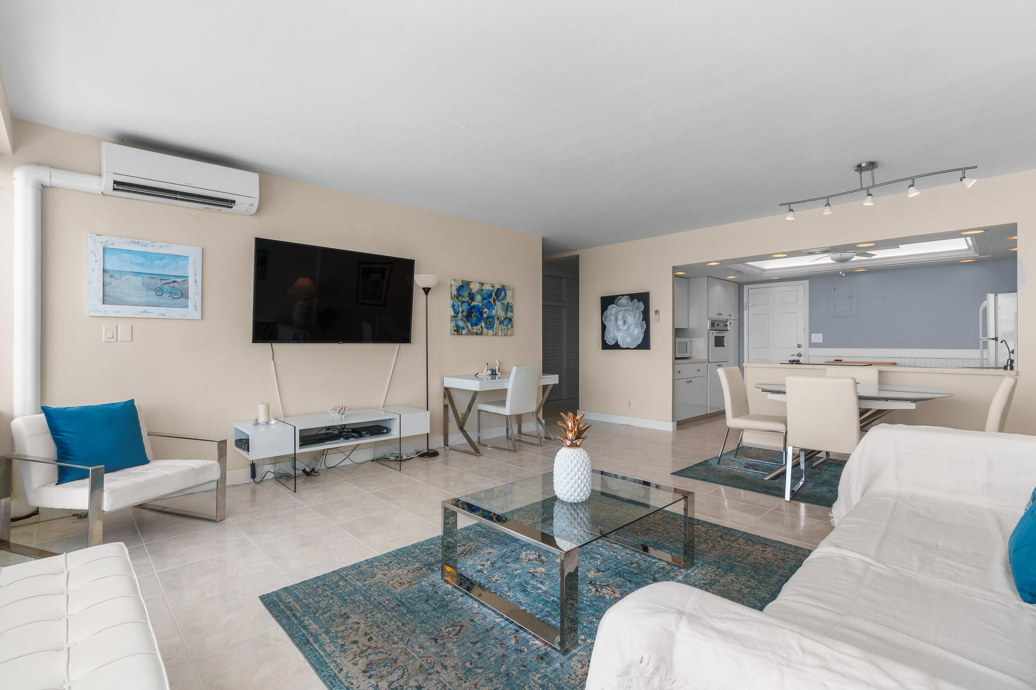 3233 NE 34th St 1411