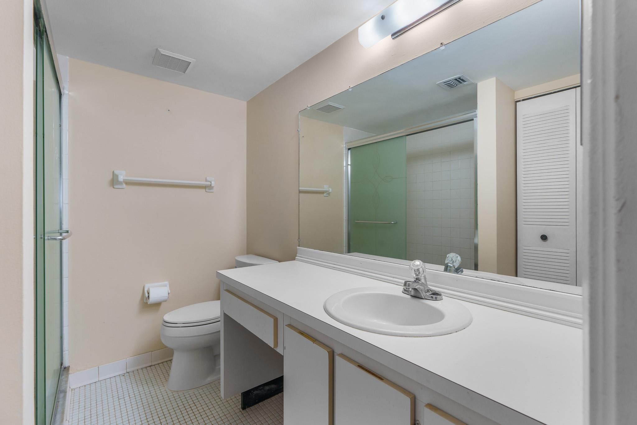 707 N Gardens Dr 101