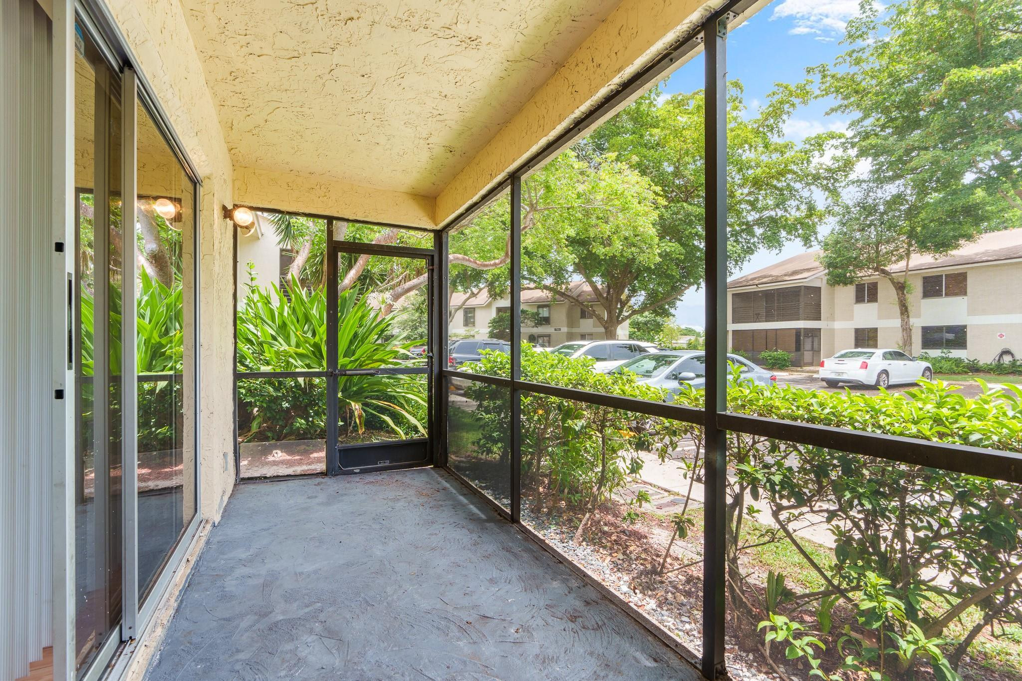707 N Gardens Dr 101