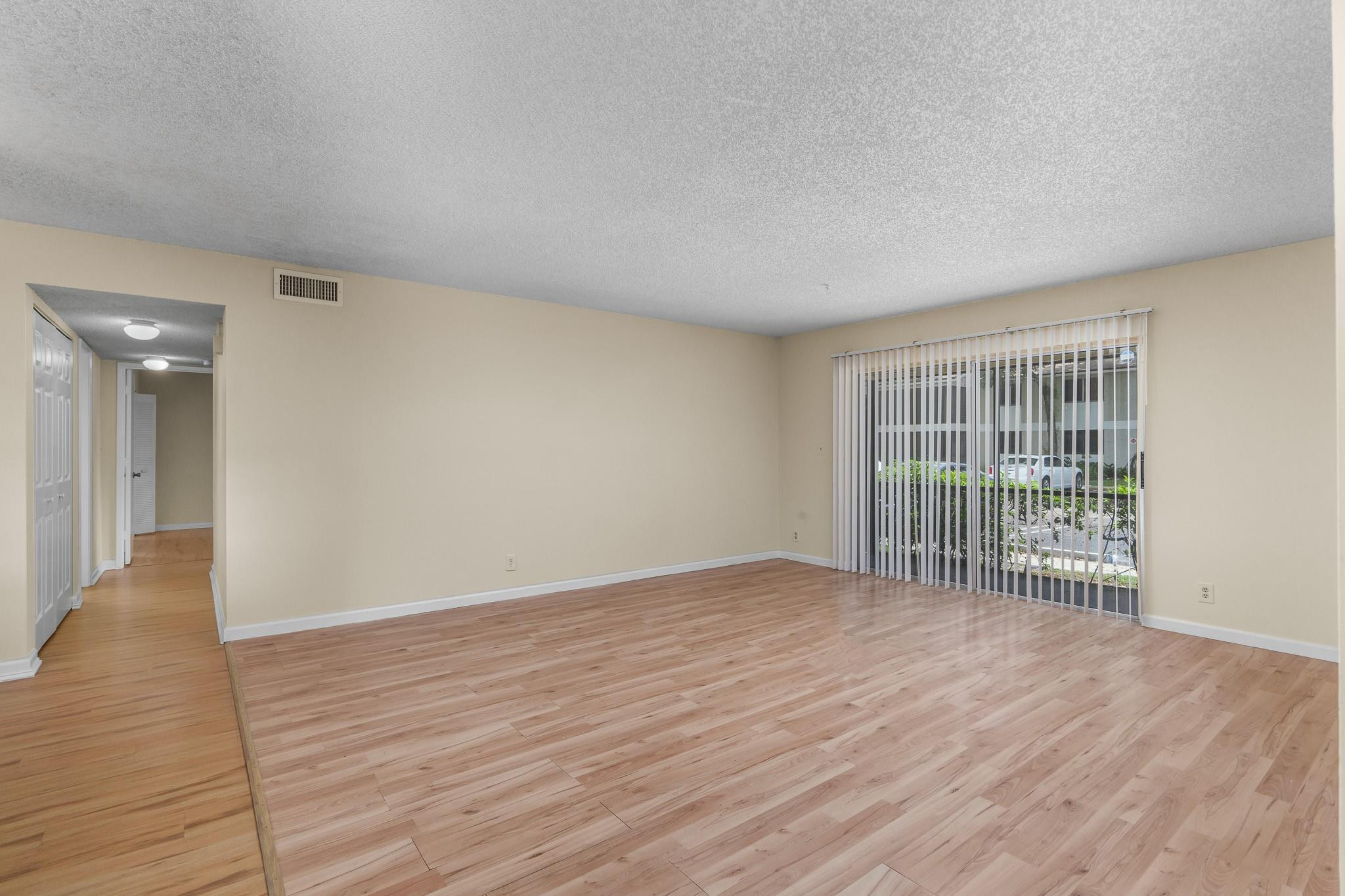 707 N Gardens Dr 101