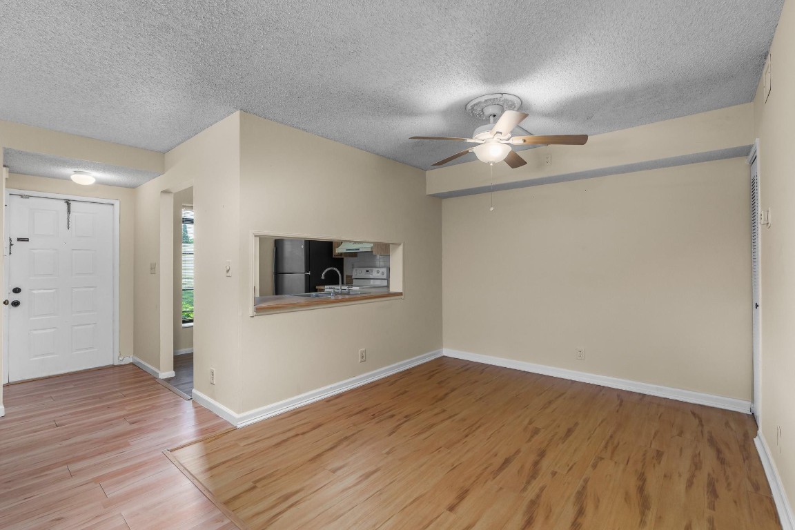 707 N Gardens Dr 101