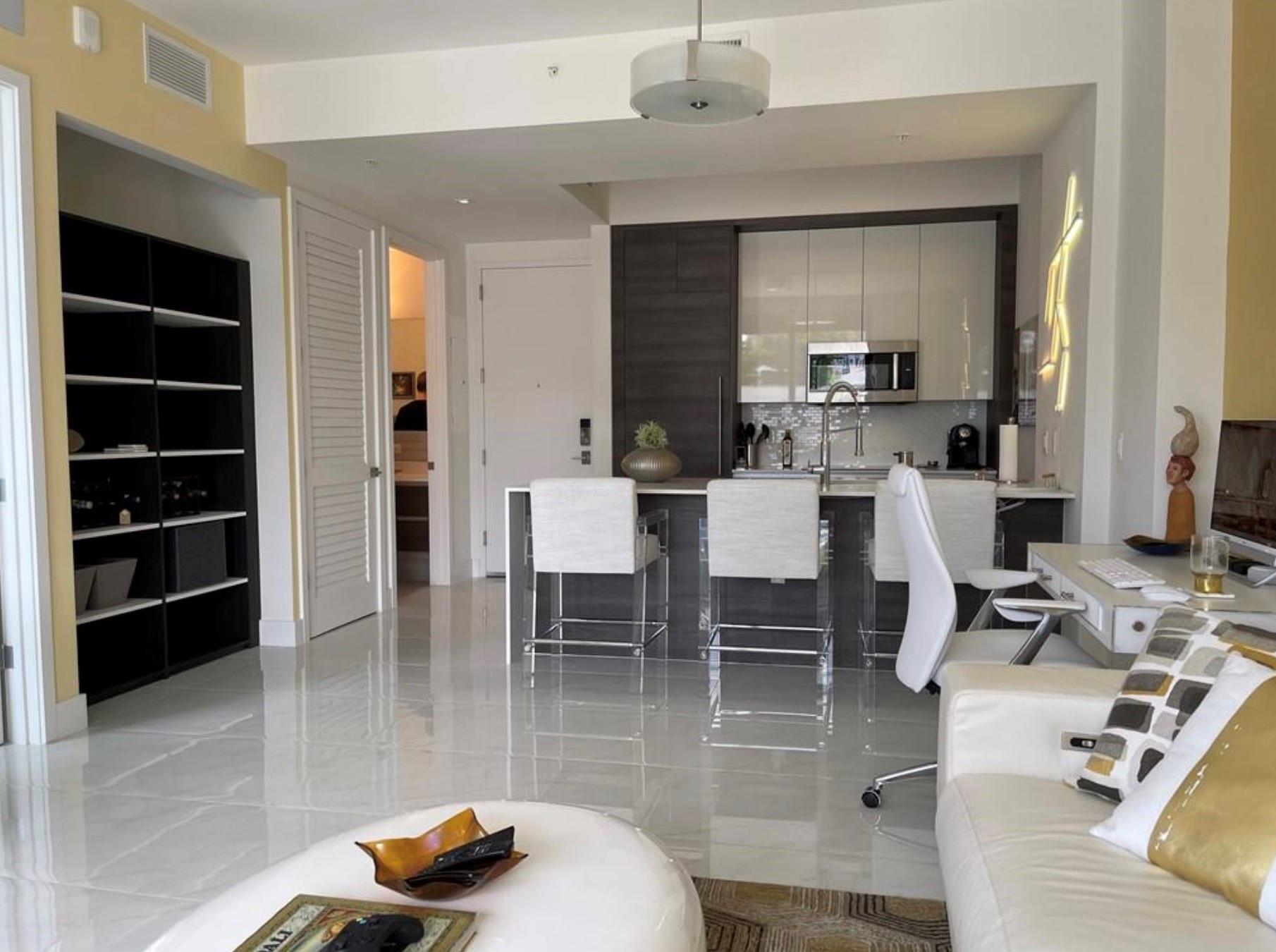 301 Altara Ave UPH1007