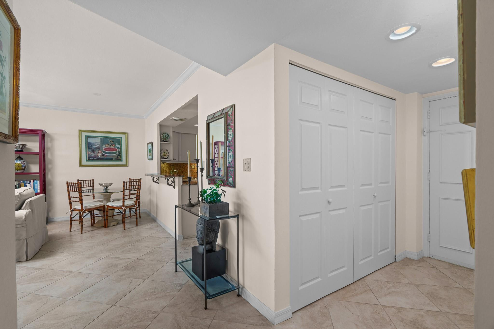 3233 NE 34th St 905