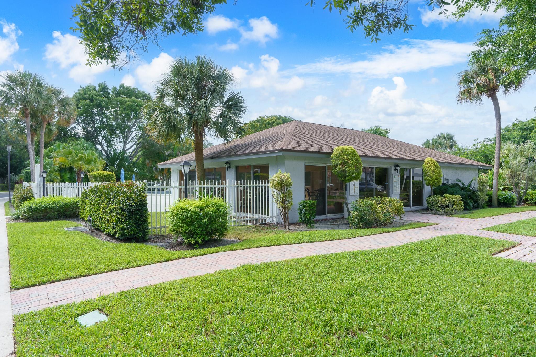 2741 S Oakland Forest Dr 104