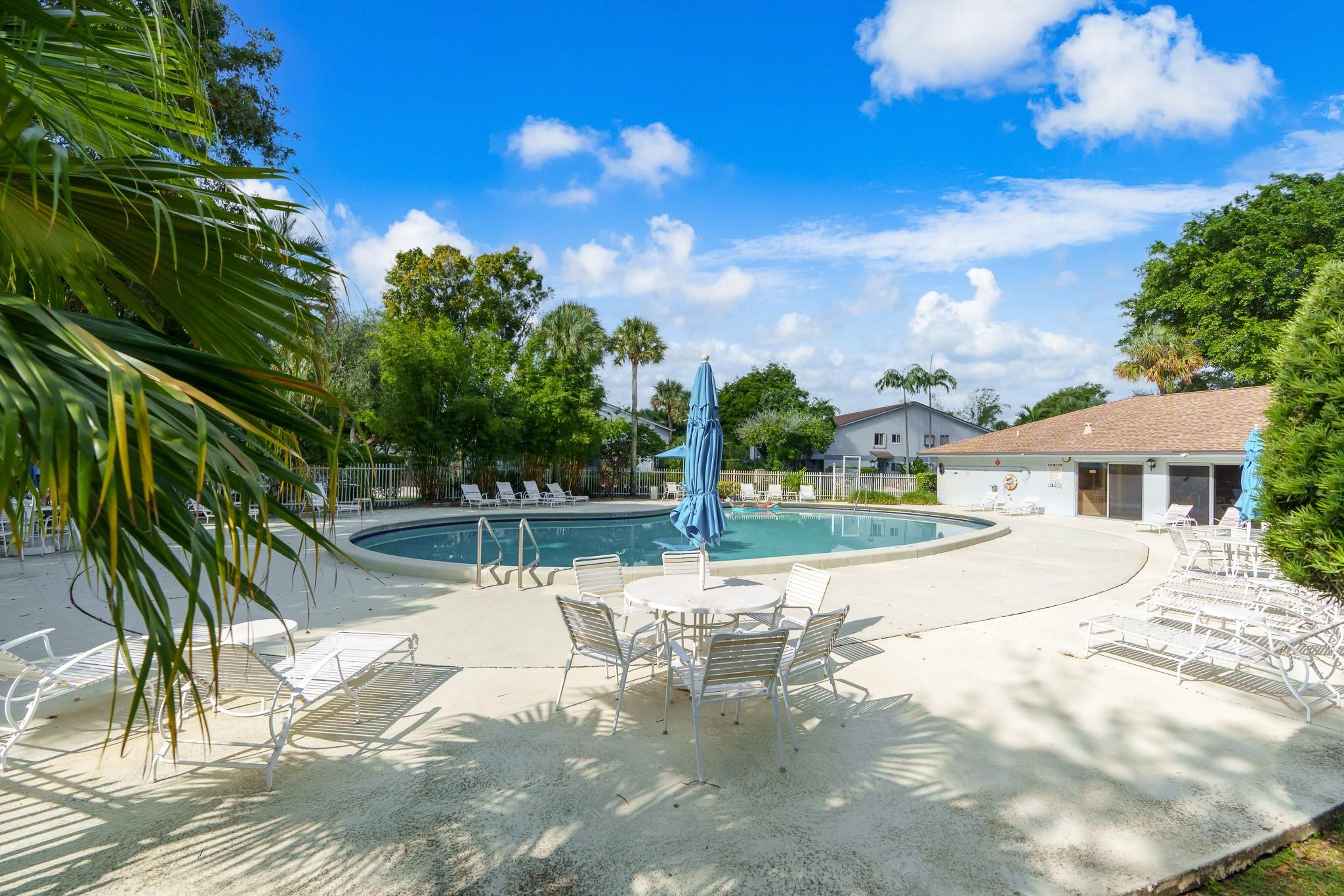 2741 S Oakland Forest Dr 104