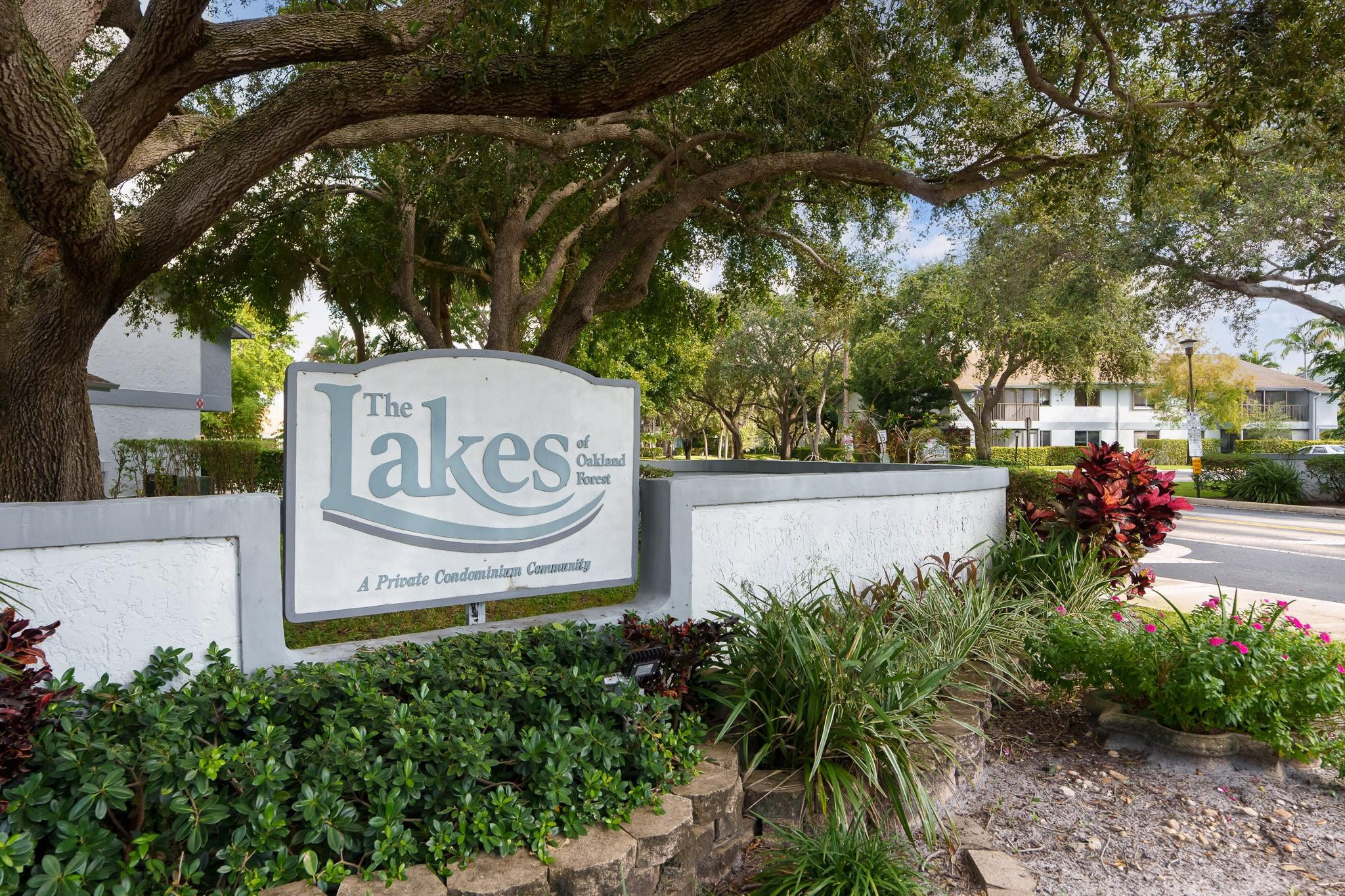 2741 S Oakland Forest Dr 104