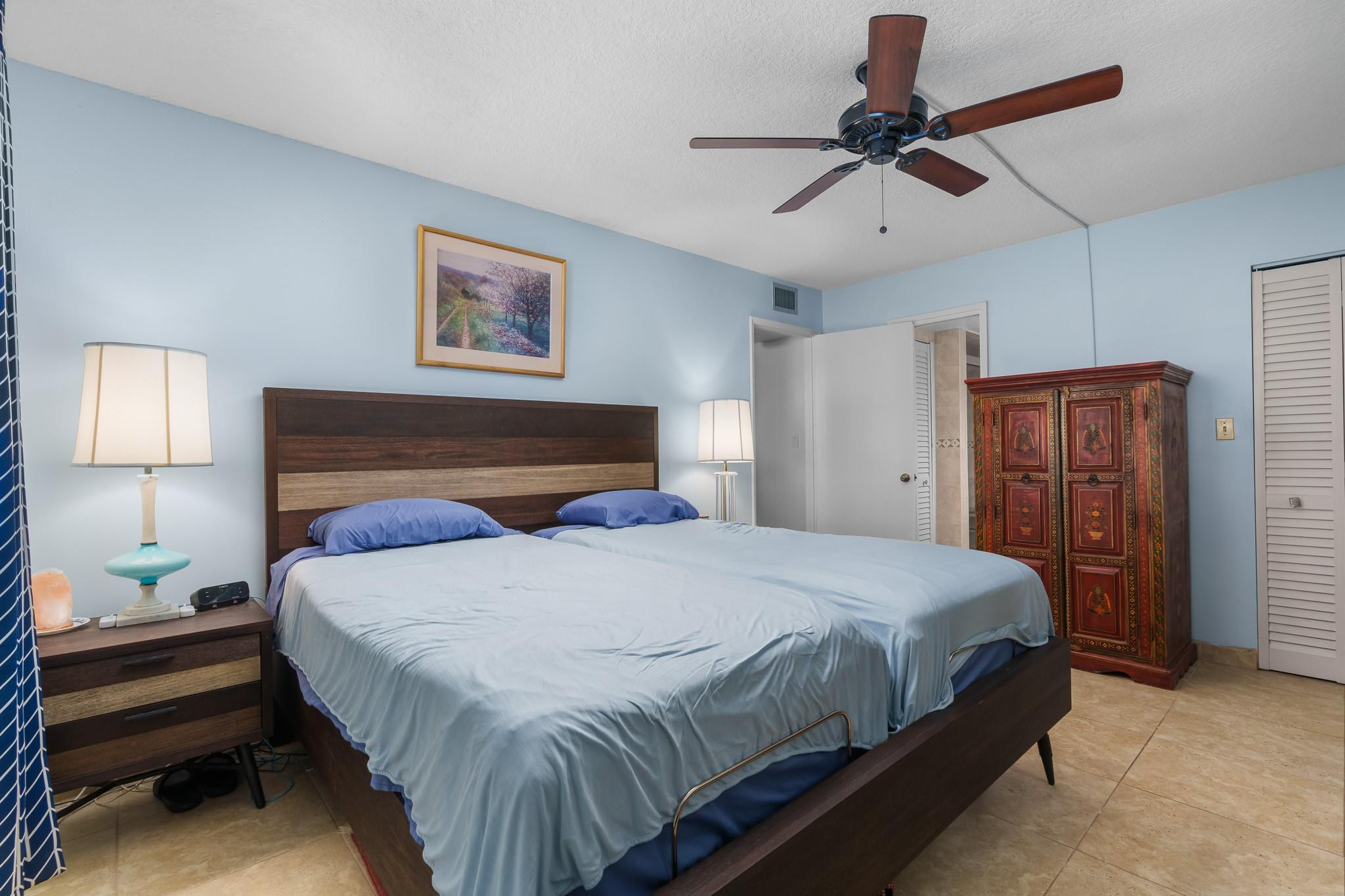 2741 S Oakland Forest Dr 104