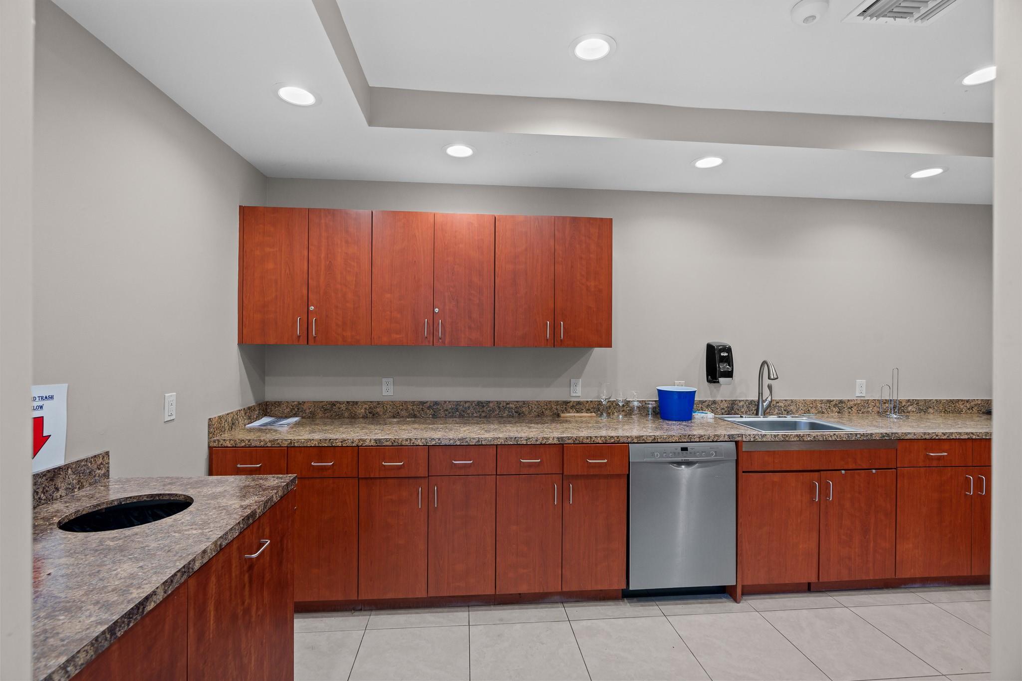 3300 NE 36th St 1107