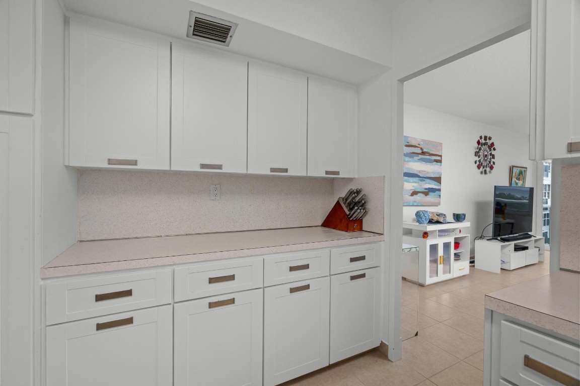 3300 NE 36th St 1220