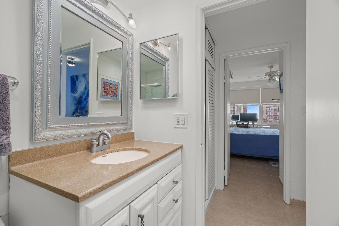 3300 NE 36th St 1220