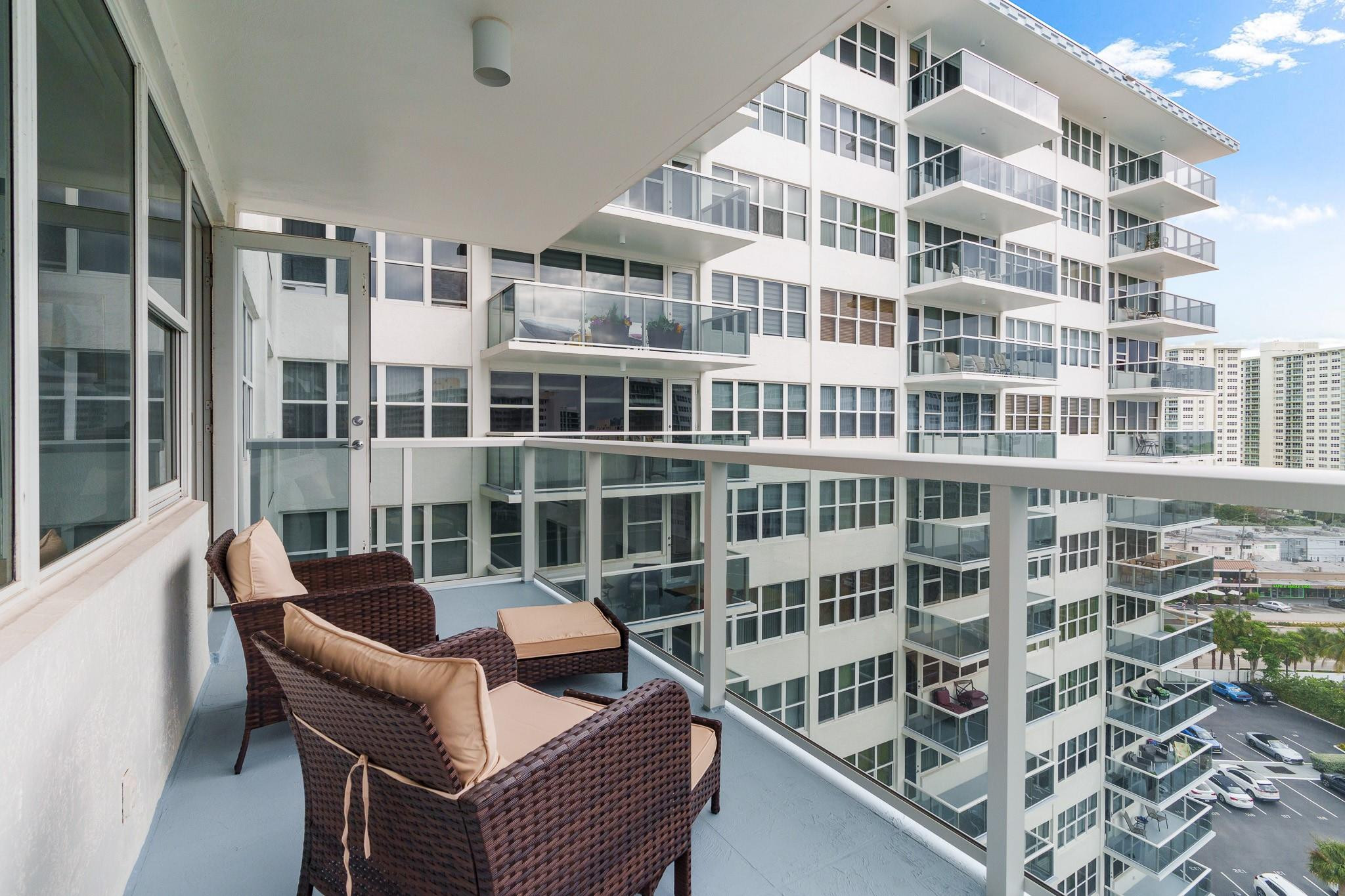 3300 NE 36th St 1220