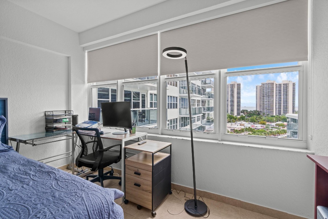 3300 NE 36th St 1220