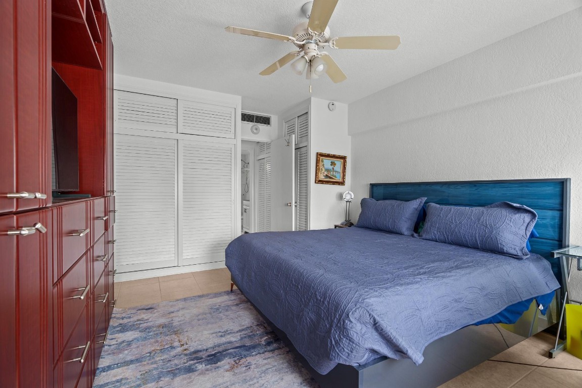 3300 NE 36th St 1220