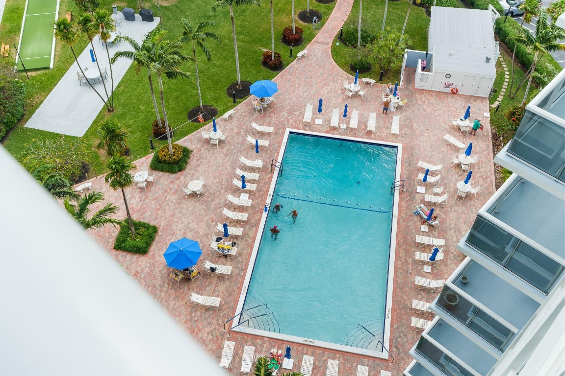 3300 NE 36th St 1220