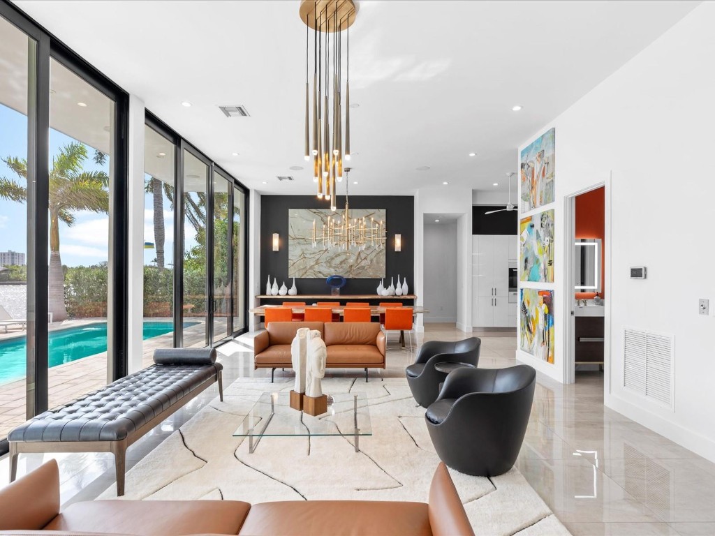 2210 Intracoastal Dr