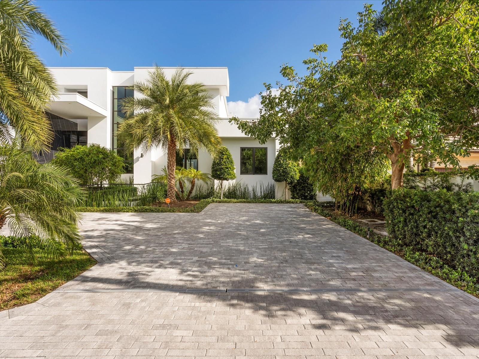 2210 Intracoastal Dr