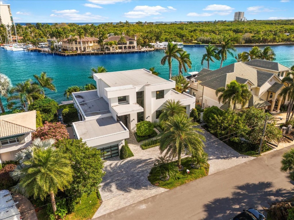 2210 Intracoastal Dr