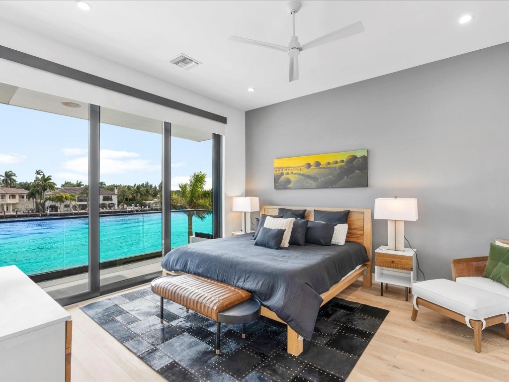 2210 Intracoastal Dr