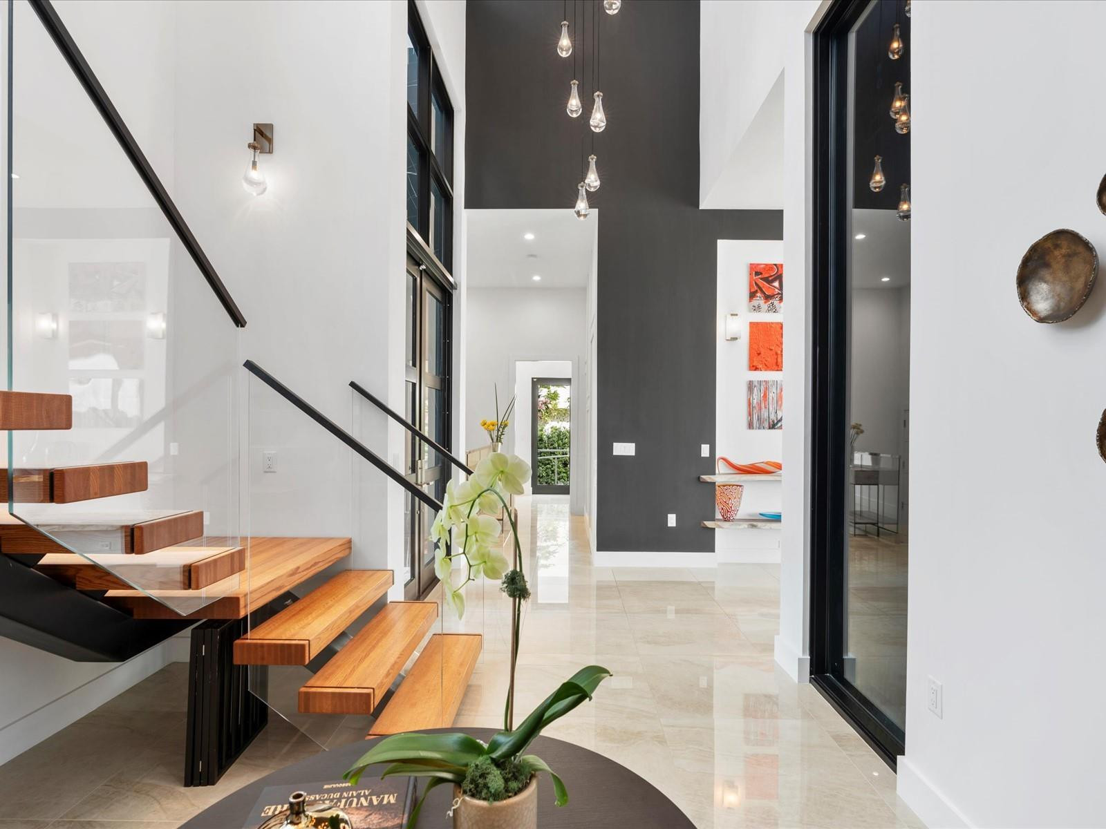 2210 Intracoastal Dr