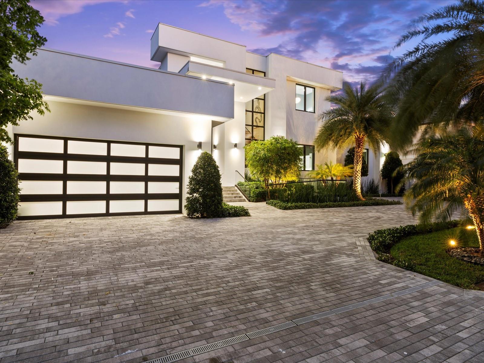 2210 Intracoastal Dr