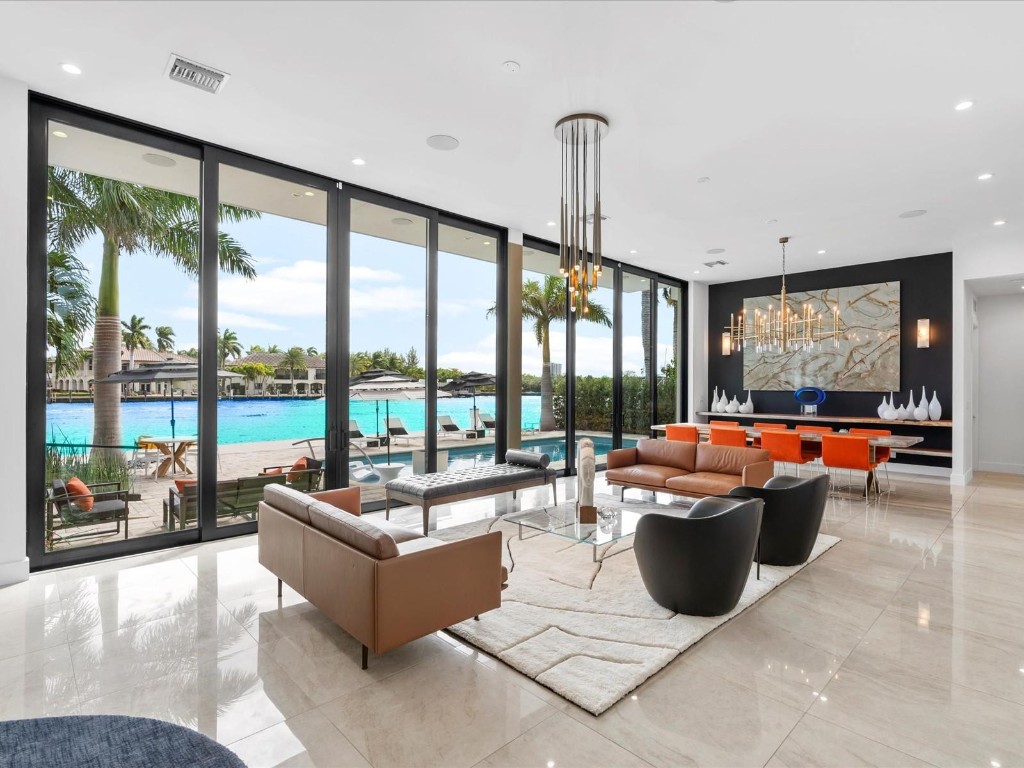 2210 Intracoastal Dr