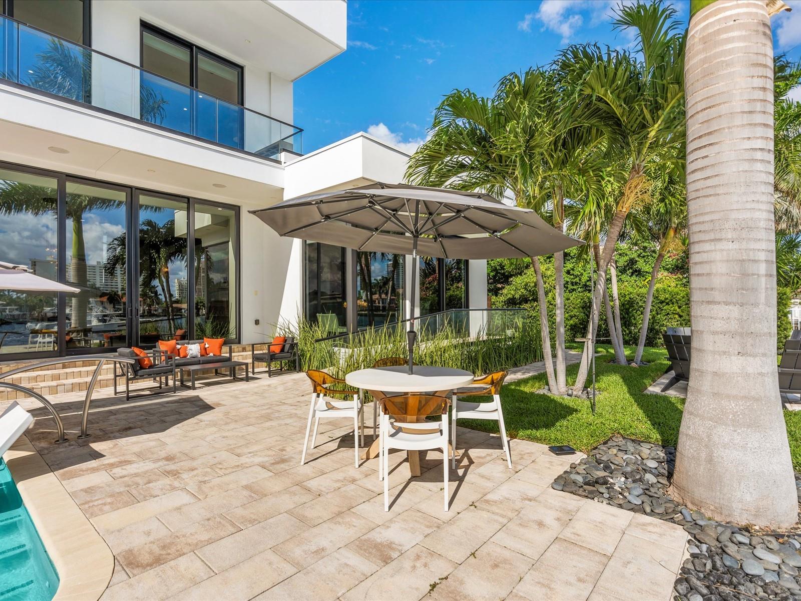 2210 Intracoastal Dr