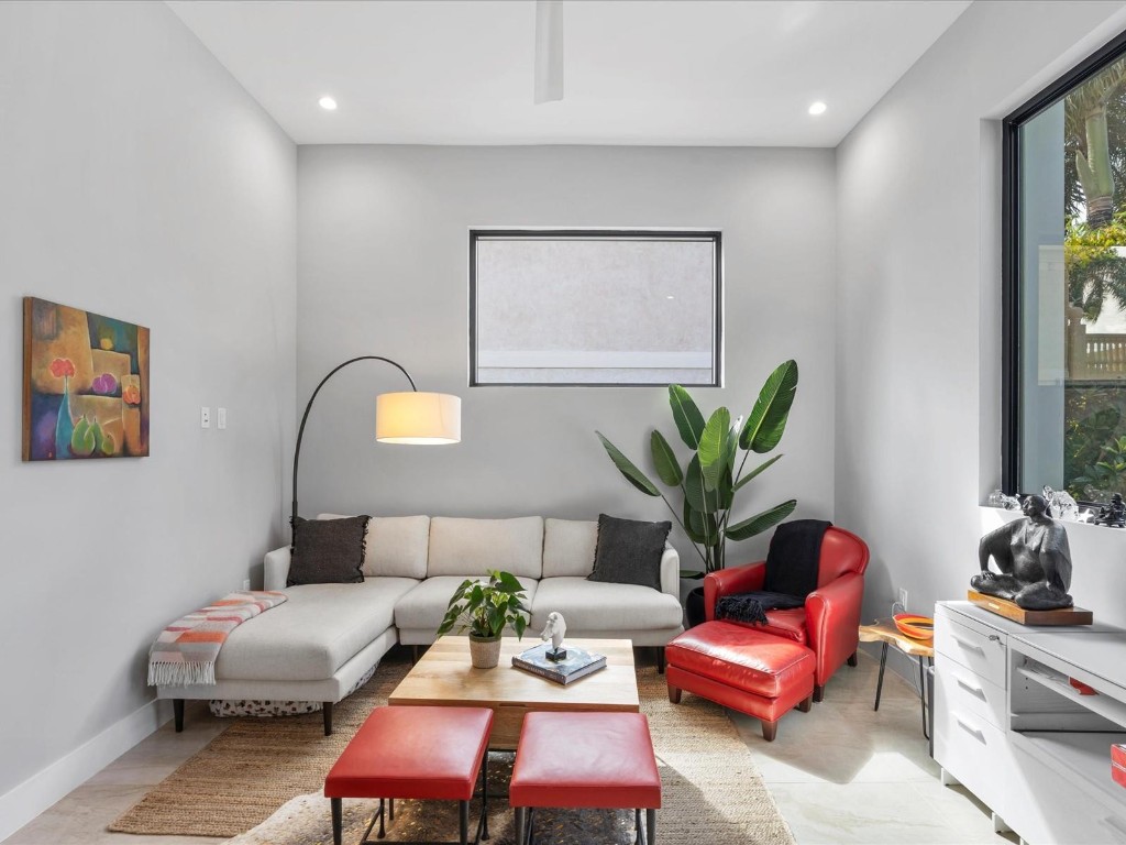 2210 Intracoastal Dr