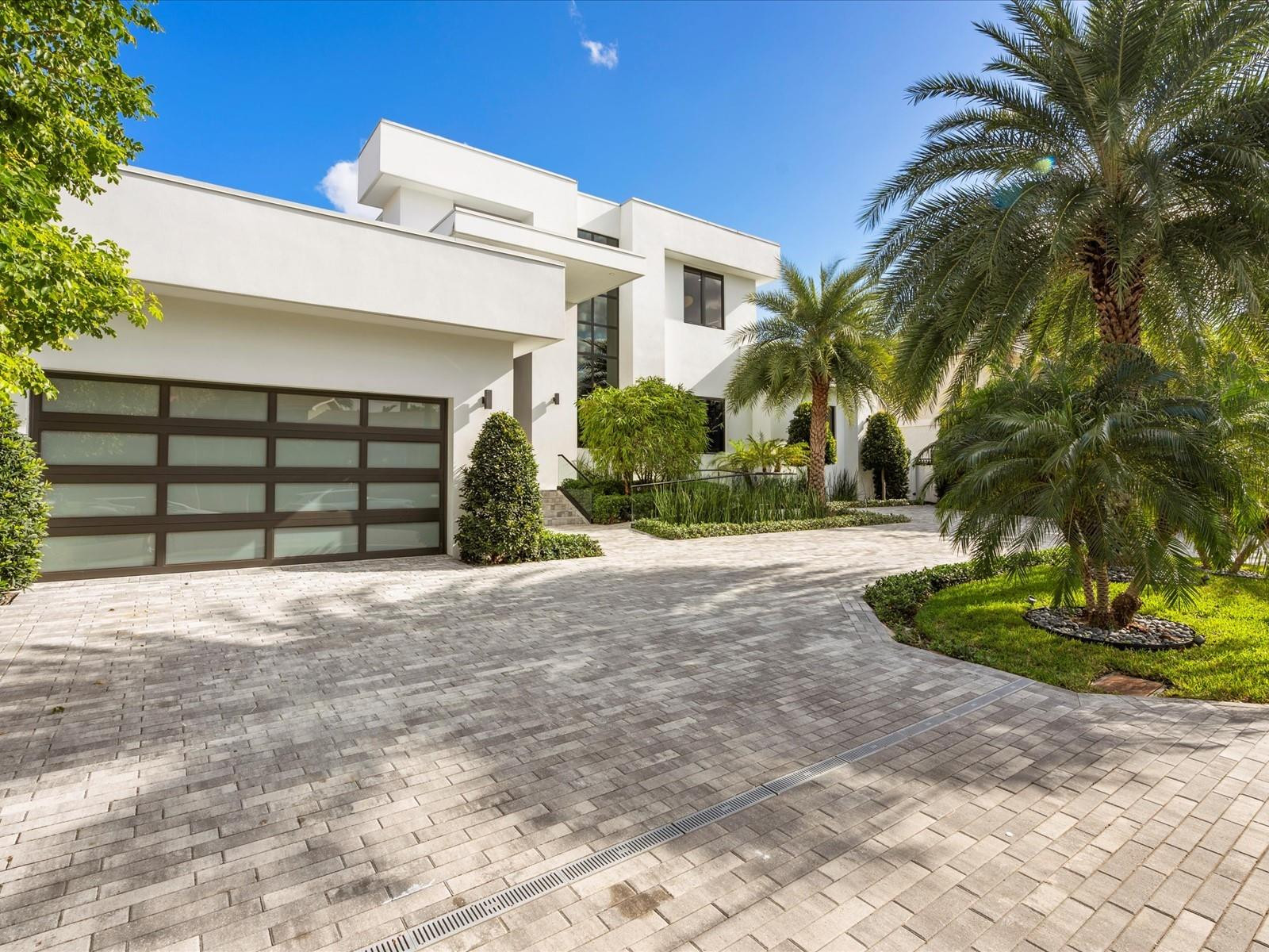 2210 Intracoastal Dr