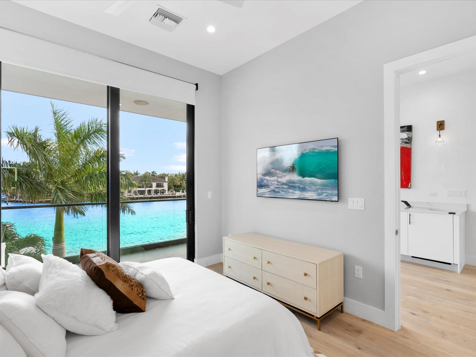 2210 Intracoastal Dr