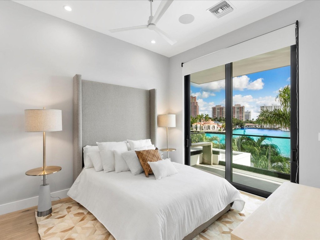 2210 Intracoastal Dr