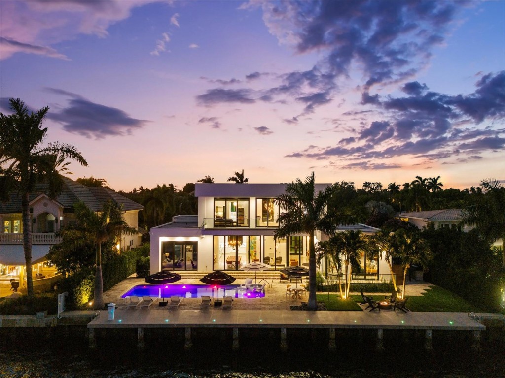 2210 Intracoastal Dr