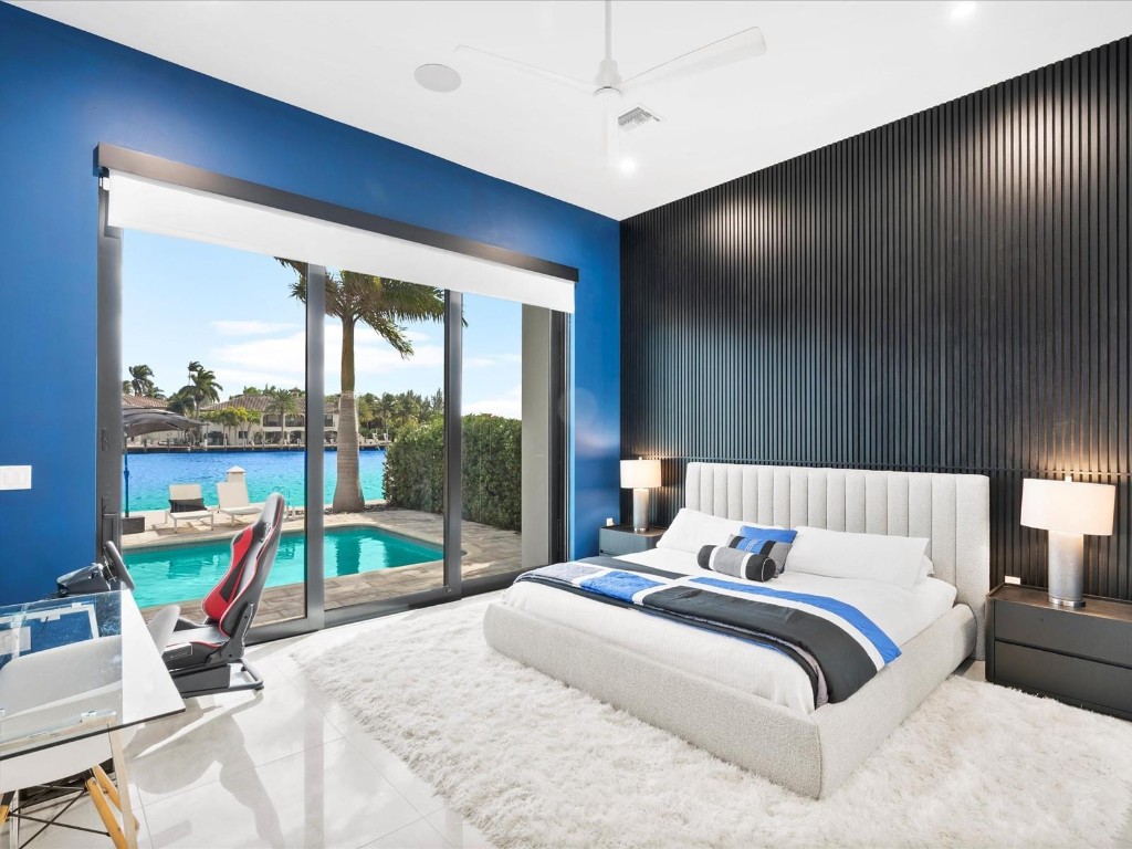 2210 Intracoastal Dr