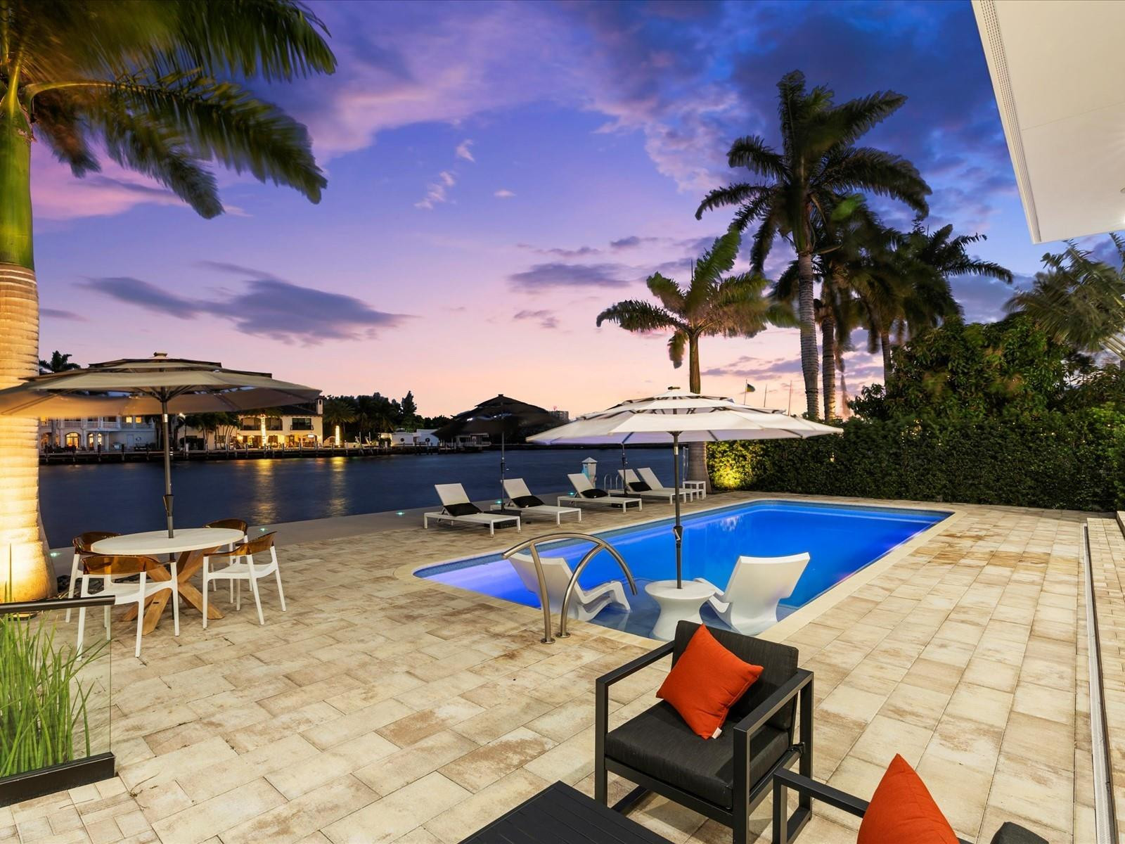 2210 Intracoastal Dr