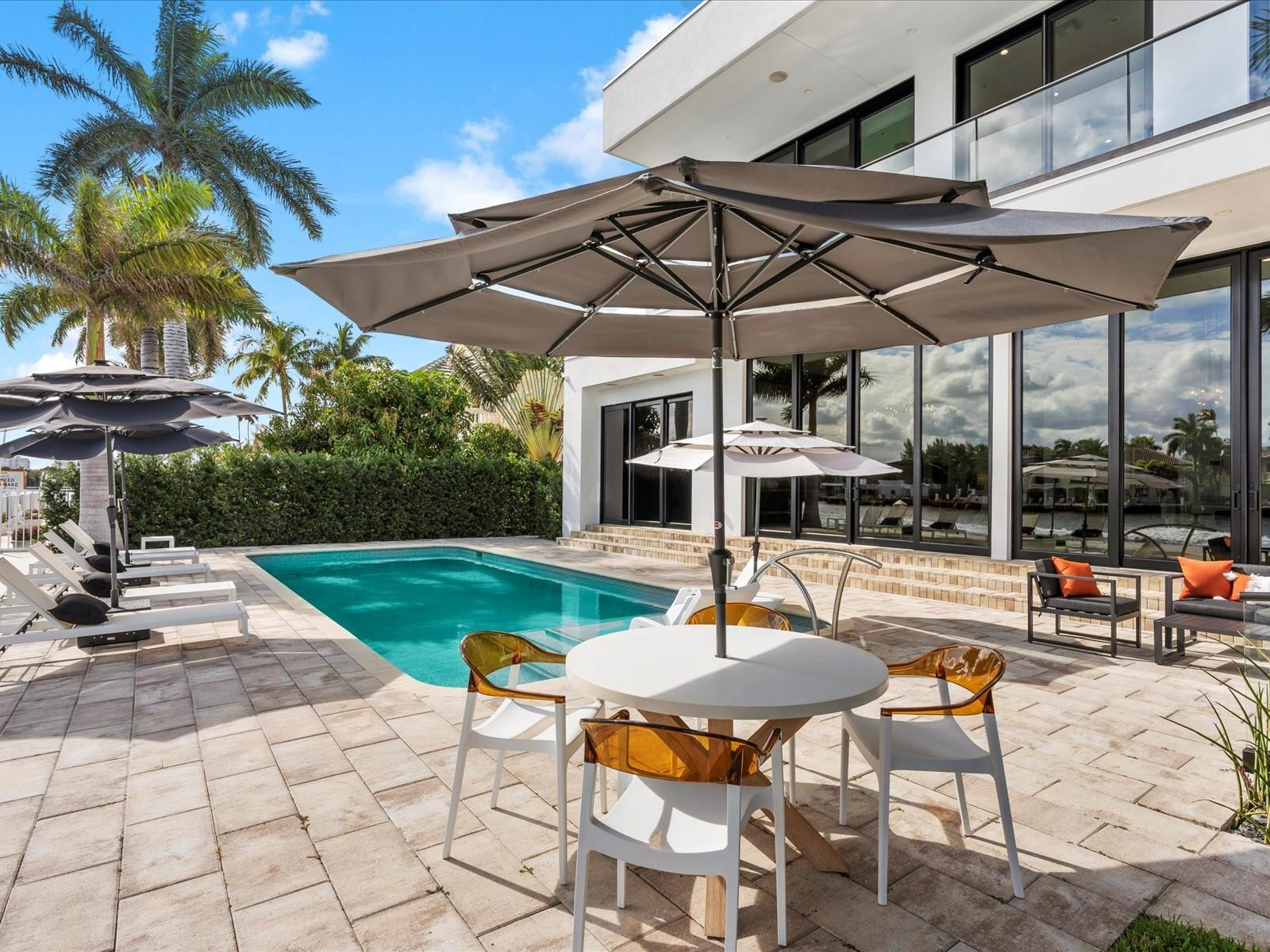 2210 Intracoastal Dr