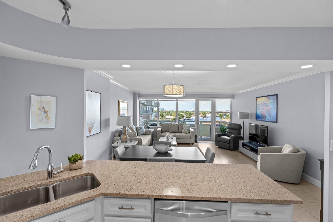 3200 NE 36th St 712A