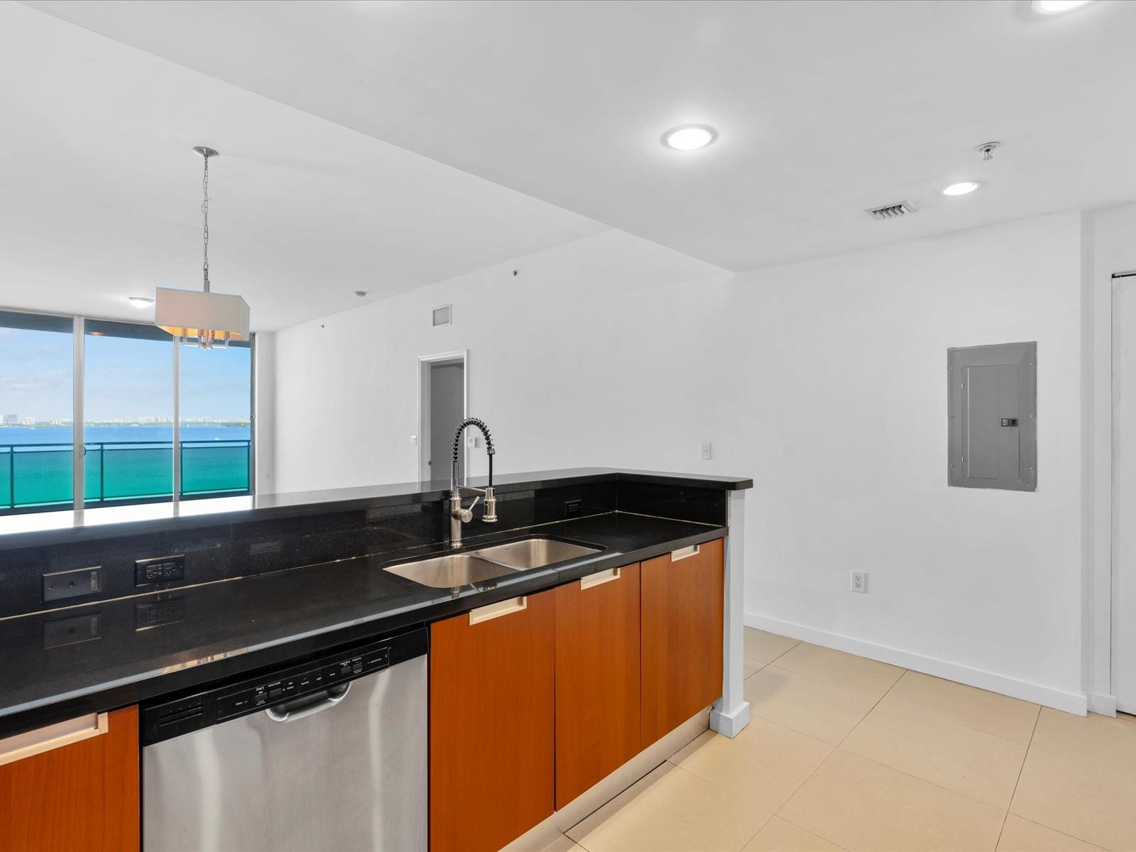 7901 Hispanola Ave 905