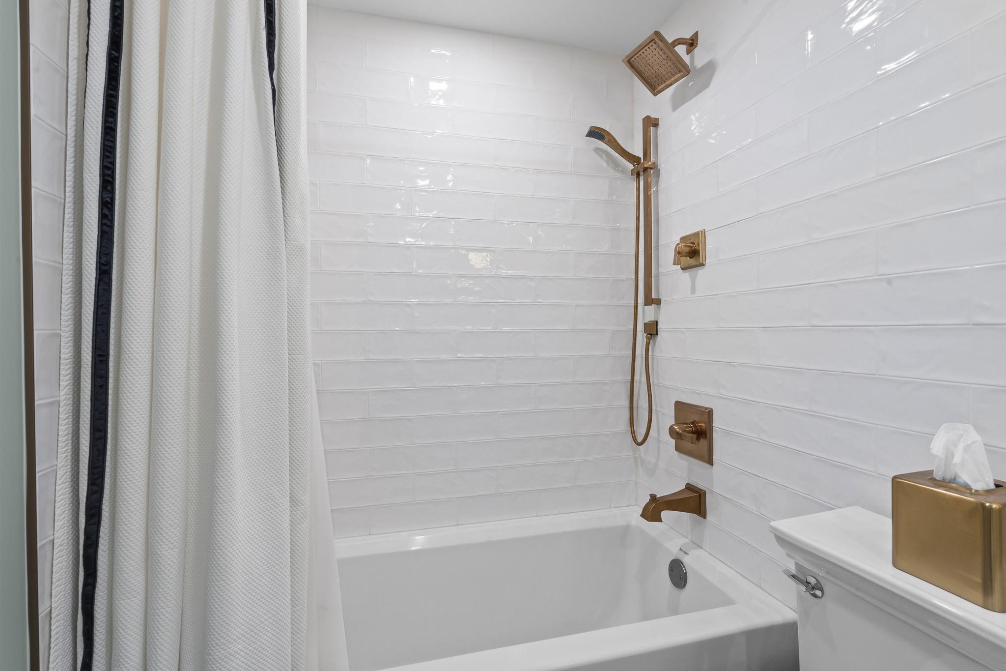 3333 NE 34th St 1101