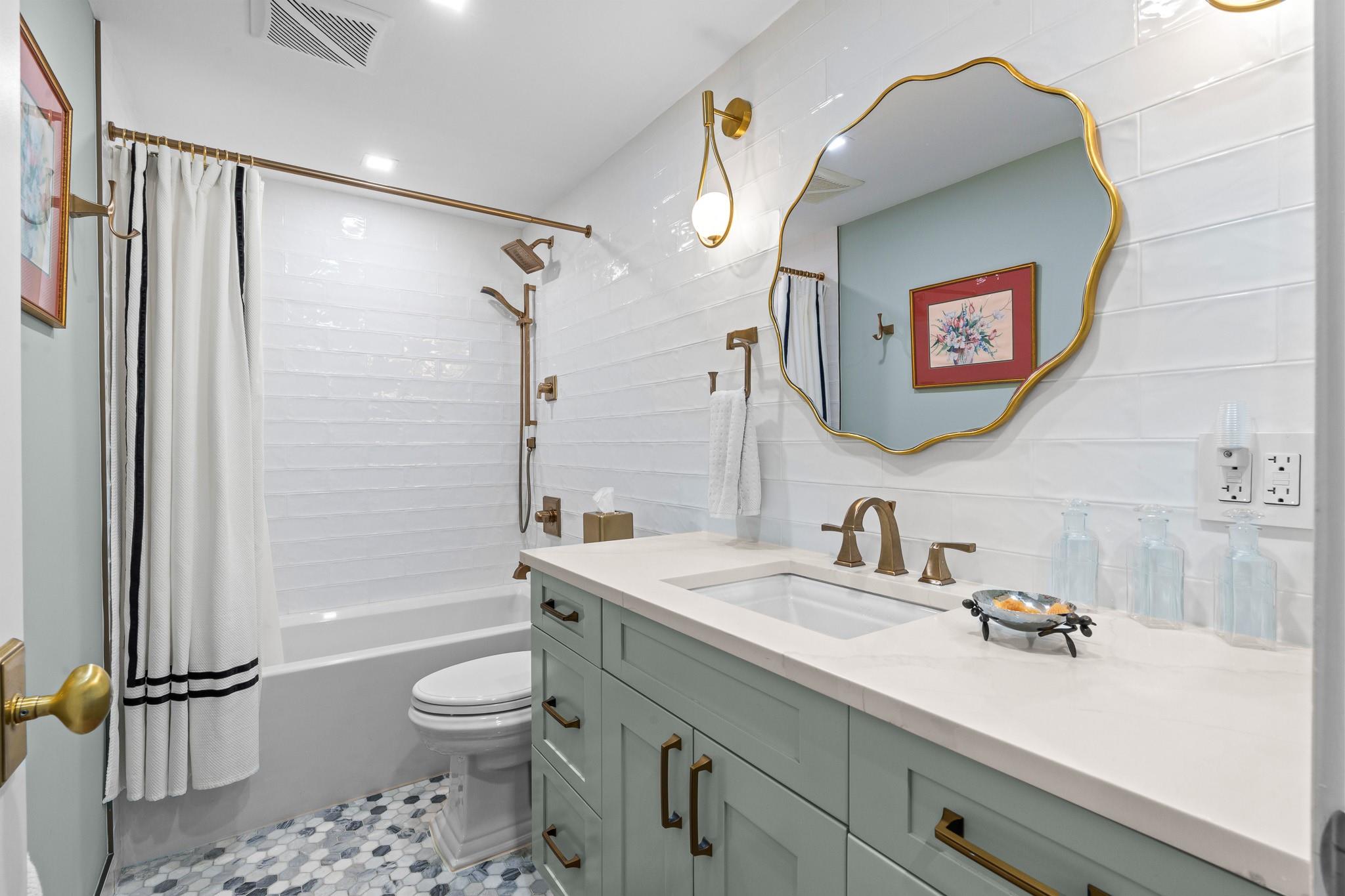 3333 NE 34th St 1101