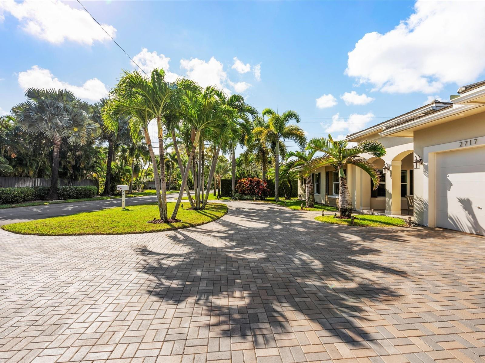 2717 NE 2nd Ave